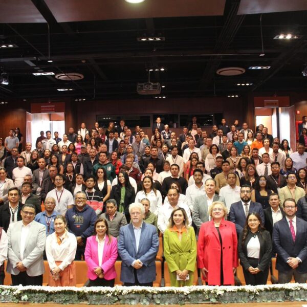 La Contraloría Municipal de Puebla informó que más de 6 mil personas servidoras públicas han sido capacitadas este año en prevención de la corrupción e integridad gubernamental.