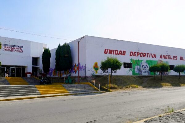 Gobierno de Texmelucan habilitó un albergue temporal en la Unidad Deportiva Ángeles Blancos para brindar descanso, alimentos y atención médica a peregrinos rumbo a la Basílica.