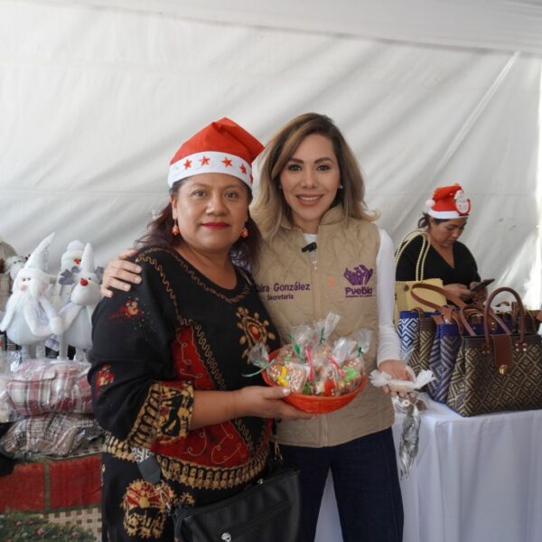 El Bazar Mujeres Imparables reunió a 60 emprendedoras poblanas que fortalecieron sus redes de venta durante la temporada decembrina.