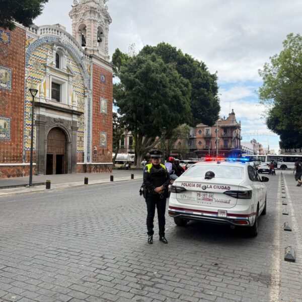 Autoridades de Puebla vigilan la zona del Seminario Palafoxiano para prevenir delitos y atender emergencias durante los festejos guadalupanos.