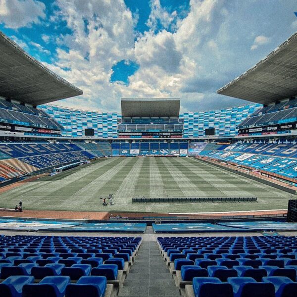 Una comitiva estatal acudió al Sorteo del Mundial 2026 y promovió al estado como sede de entrenamientos, destacando la remodelación del Estadio Cuauhtémoc y su conectividad con CDMX.