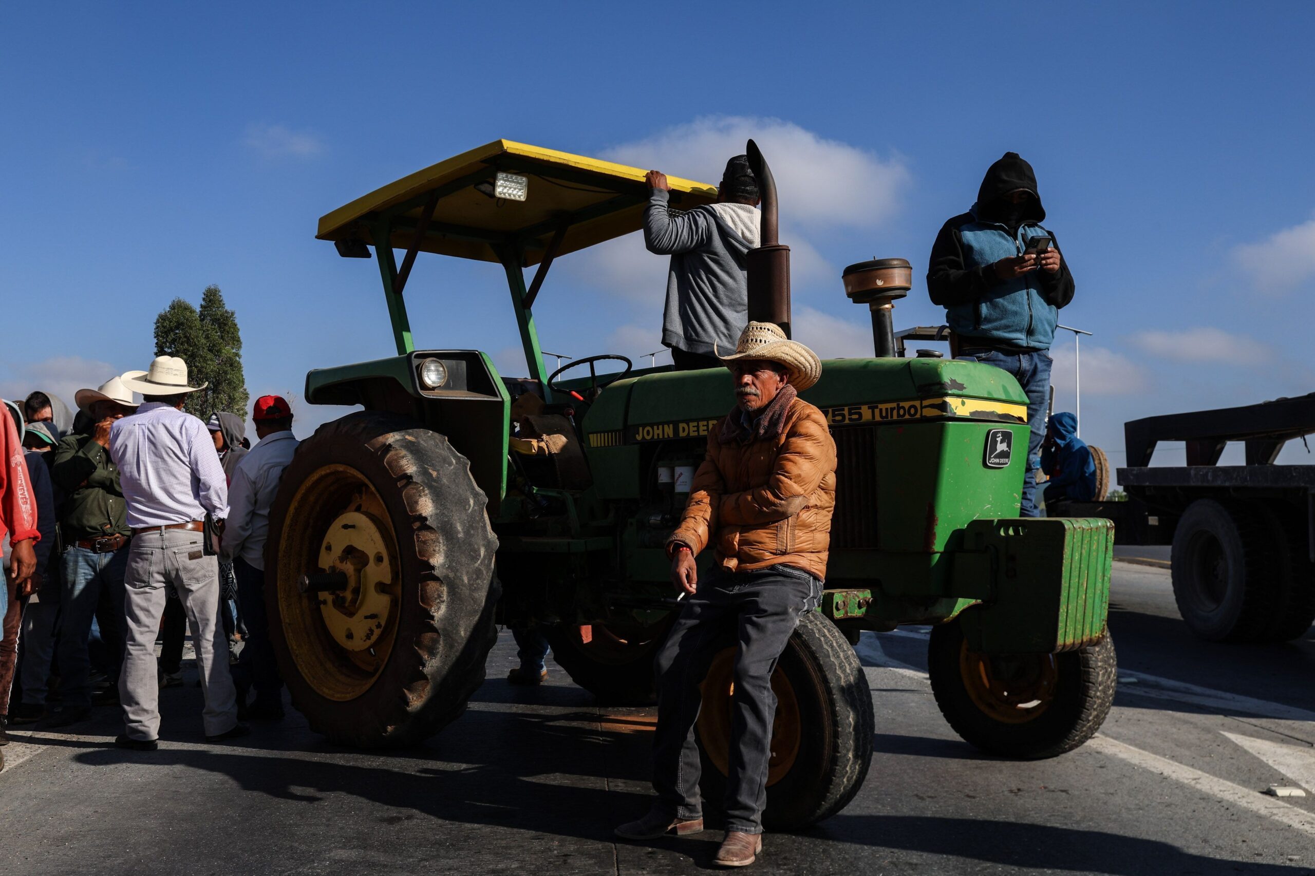 El gobierno federal logró un acuerdo con agricultores y transportistas y desactivó la amenaza de nuevos bloqueos carreteros. FOTO: CUARTOSCURO.