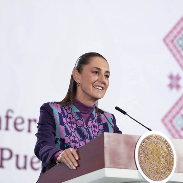 La presidenta Claudia Sheinbaum confirmó que asistirá al sorteo del Mundial 2026evento que marcasu primera visita oficial a Estados Unidos. Foto: Hazel Cárdenas/Presidencia.