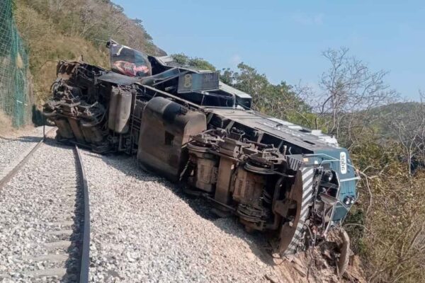 El accidente ocurrido en la Línea Z del Tren Interoceánico dejó víctimas mortales y decenas de personas lesionadas. FOTO: Especial.