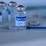 Solo 40% de los pacientes en hospitales públicos de Puebla están vacunados contra influenza y Covid, pese a que hay dosis suficientes y la meta es llegar a 2 millones de personas. FOTO: Respuesta Michoacán.