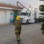 Protección Civil respondió inmediatamente para atender riesgos relacionados con infraestructura eléctrica.