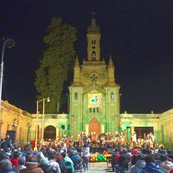 La música y el espíritu navideño se hicieron presentes en San Martín Texmelucan con un concierto que reunió a familias, autoridades y trabajadores en un mismo espacio.