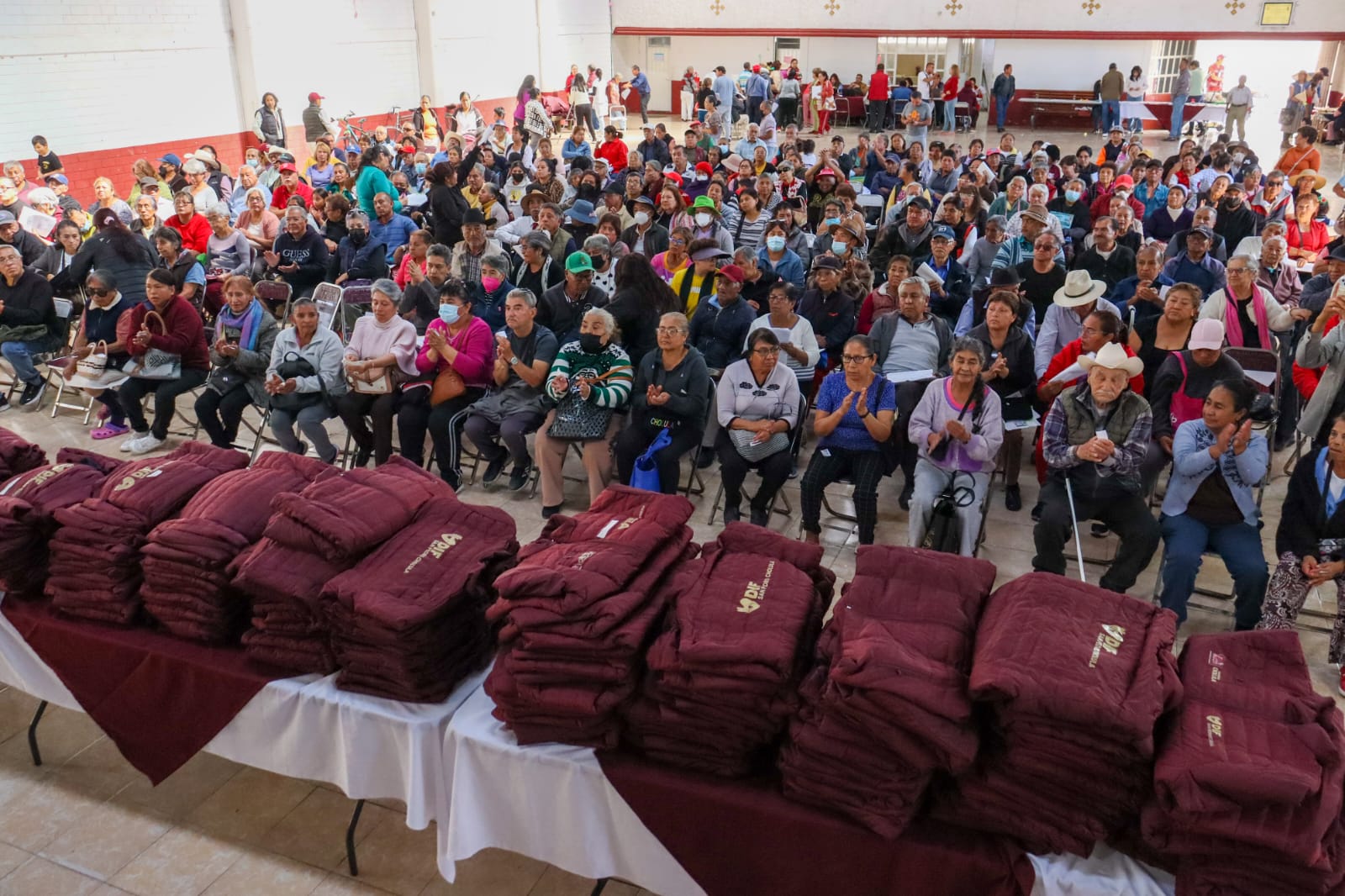 Ante el descenso de temperaturas, Cholula puso en marcha el programa 'Abrigando Cholula' para personas adultas mayores y en situación vulnerable.