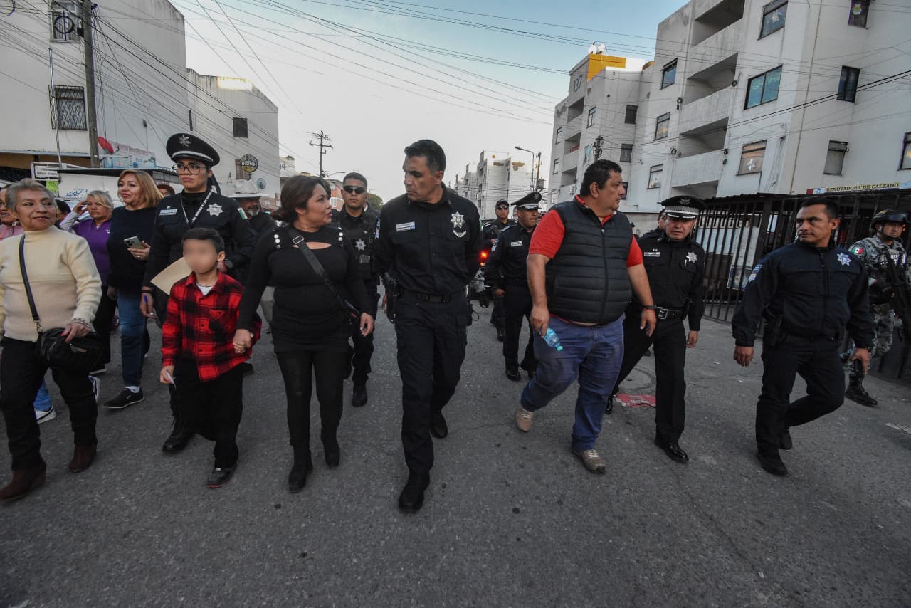 Durante una caminata en la UH Xilotzingo, SSC identificó puntos considerados de riesgo y se anunció la colocación de cámaras de videovigilancia, así como el refuerzo de patrullajes.
