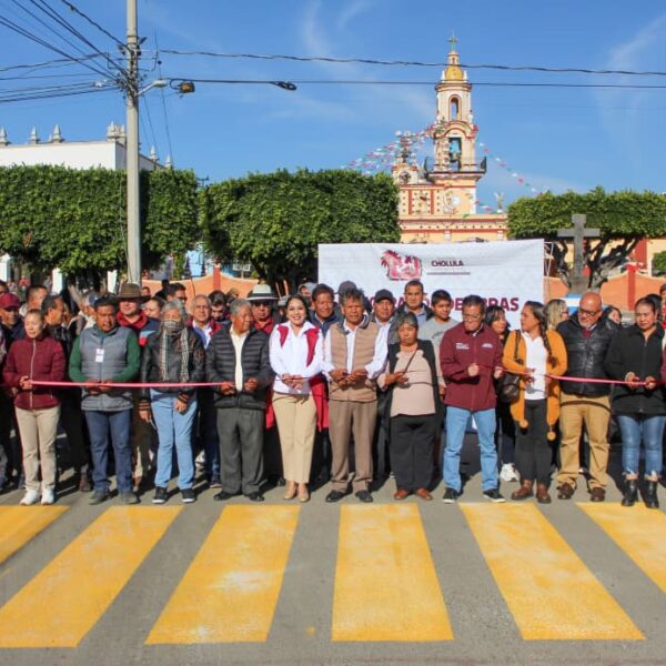 San Pedro Cholula inauguró la rehabilitación de la calle 16 de Septiembre en San Agustín Calvario, con trabajos de pavimentación y señalética.