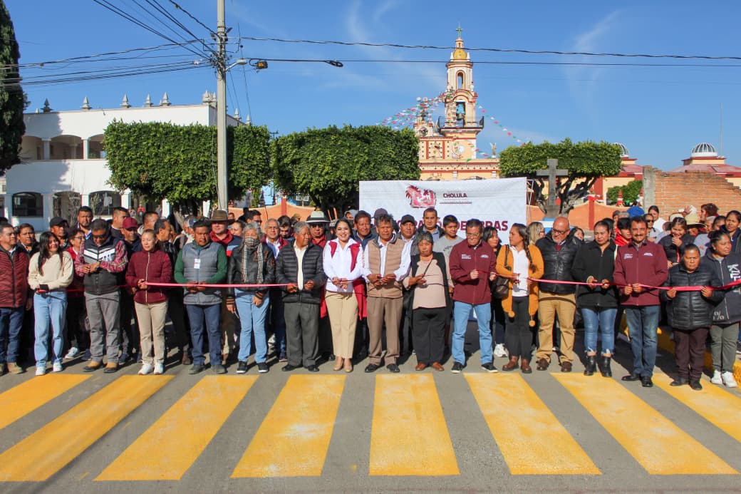San Pedro Cholula inauguró la rehabilitación de la calle 16 de Septiembre en San Agustín Calvario, con trabajos de pavimentación y señalética.
