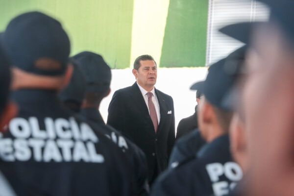 El gobernador Alejandro Armenta endureció su postura contra Antonio Martínez Valente, “El Toñín”, a quien señaló por presunto lavado de dinero y vínculos con el robo de combustibles. FOTO: Hipócrita Lector.