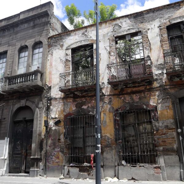 UPAEP desarrolló un modelo de inteligencia artificial para medir el riesgo sísmico y la vulnerabilidad de edificios en Puebla. FOTO: Milenio.