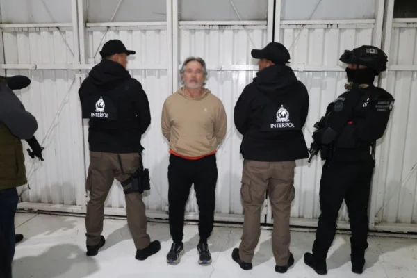 Una jueza federal rechazó suspender el bloqueo de las cuentas bancarias de Hernán Bermúdez, presunto líder del grupo criminal La Barredora. FOTO: Interpol.