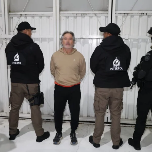 Una jueza federal rechazó suspender el bloqueo de las cuentas bancarias de Hernán Bermúdez, presunto líder del grupo criminal La Barredora. FOTO: Interpol.