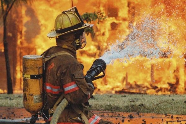 Bomberos de CDMX proponen nuevas normas de seguridad en el uso de gas y electricidad para marcar un cambio en la prevención de incendios en viviendas. FOTO: SEGUSA.