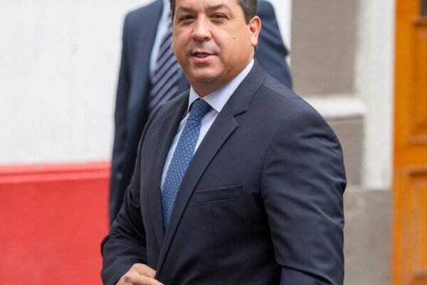 Legisladores de Morena plantean ofensiva legal contra Cabeza de Vaca, señalan presuntos vínculos con actividades ilícitas; PAN responde con un nombramiento internacional. FOTO: NTX.