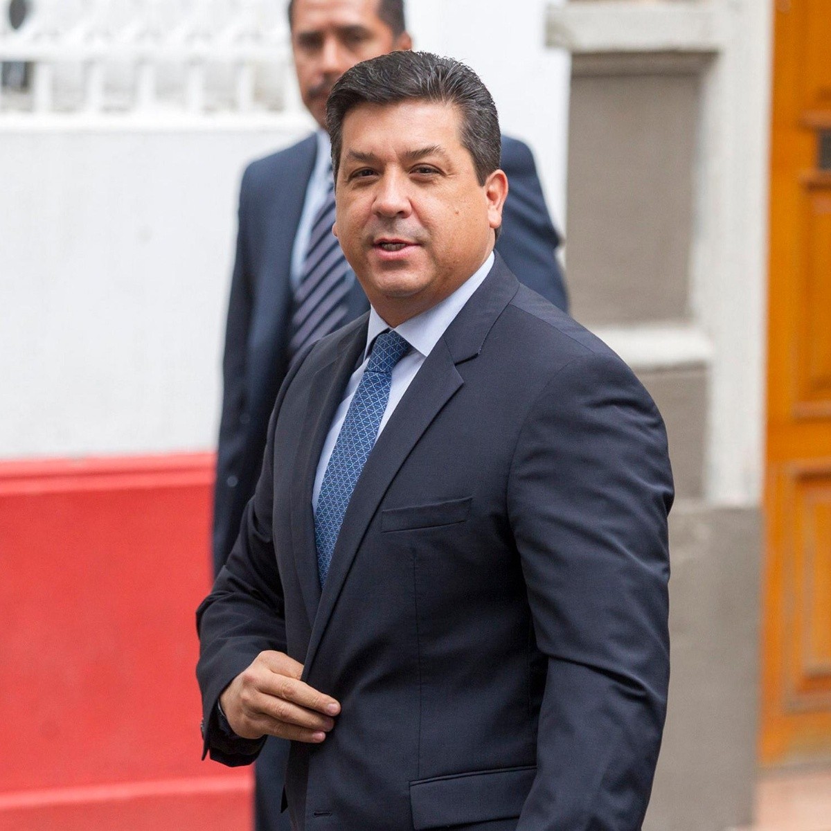 Morena presenta nueva denuncia ante la FEMDO contra Cabeza de Vaca; PAN lo designa representante en América del Norte