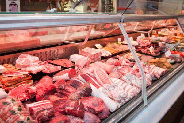 El impacto de la plaga del gusano barrenador está dejando una huella profunda en la cadena cárnica nacional con retrasos y sobrecostos que presionan al mercado y al bolsillo de las familias.