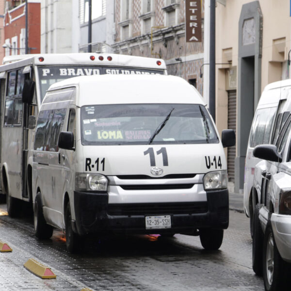 Transportistas de Puebla advierten afectaciones a millones de usuarios y anuncian una protesta el 10 de diciembre para exigir diálogo y cambios en la regulación. FOTO: Agencia Enfoque.