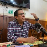 La asignación de un contrato del Infonavit cercano a los mil millones de pesos a una empresa ligada a familiares de Ricardo Crespo de Morena abrió un nuevo frente de debate sobre posibles conflictos de interés. FOTO: La Jornada de Hidalgo.