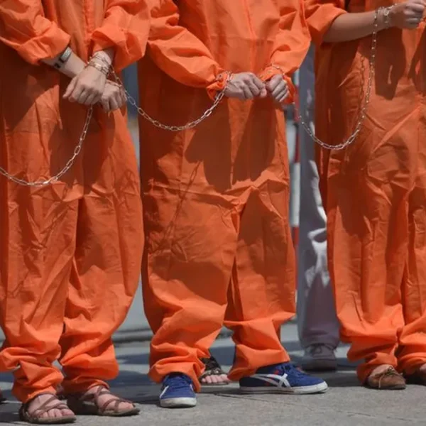 Estados Unidos entregó a México a 14 connacionales condenados por tráfico de drogas y armas; cumplirán el resto de sus sentencias en prisiones mexicanas. FOTO: Telemetro.