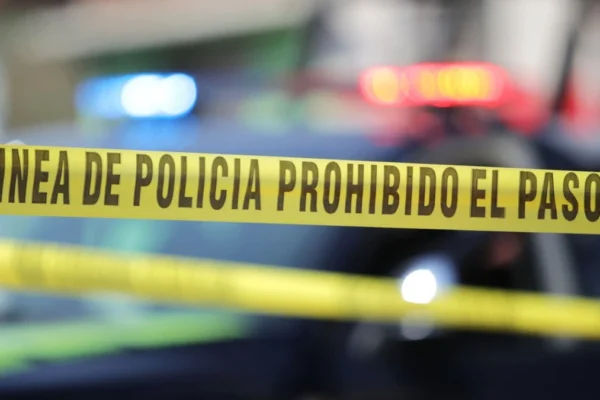 Localizan cuatro hombres sin vida en la carretera México–Tuxpan, a la altura de Huauchinango; dos de las víctimas habían sido secuestradas un día antes en Hidalgo.