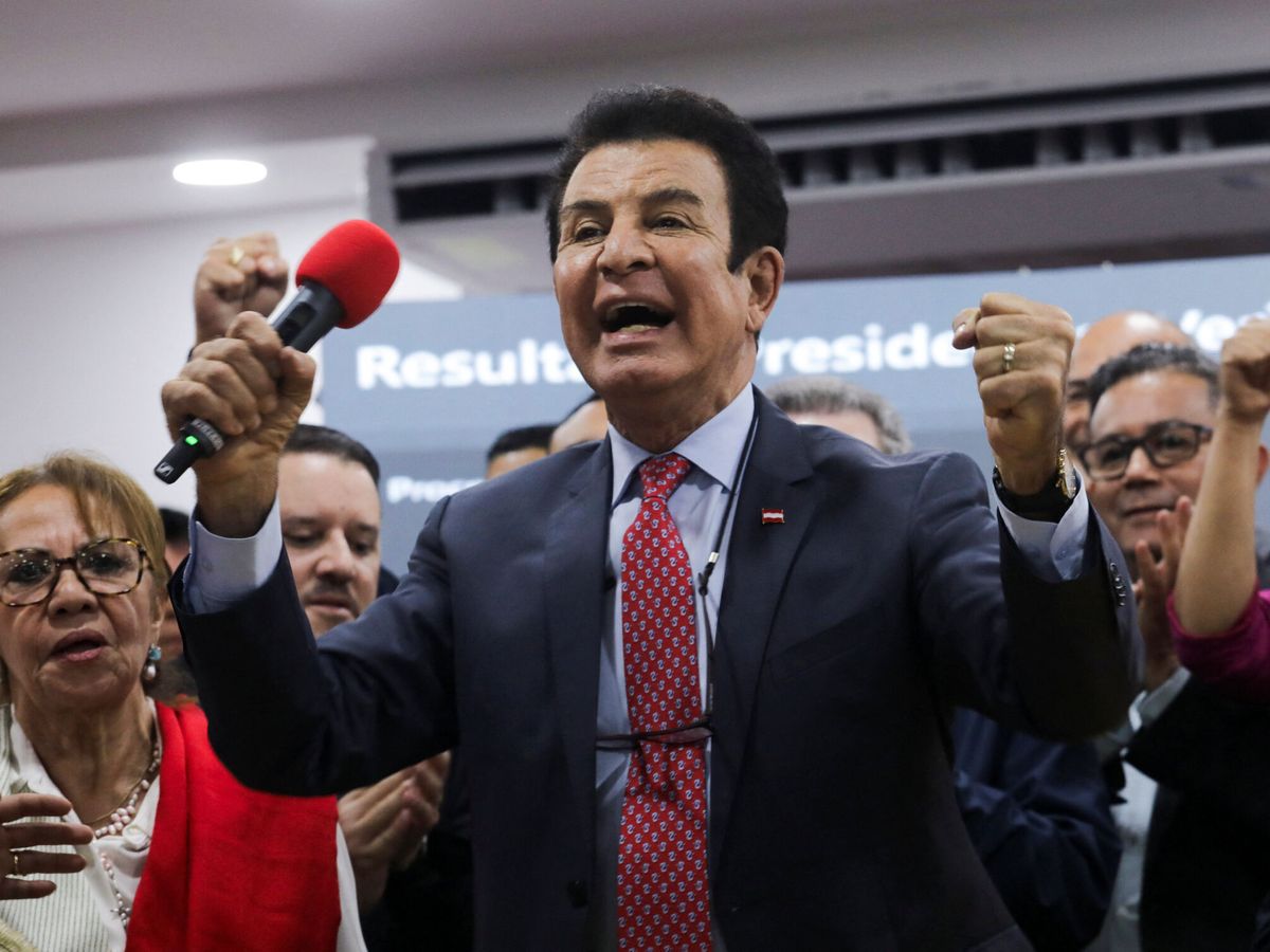 El conteo presidencial en Honduras sigue sin una definición oficial mientras crecen las tensiones por fraude entre Asfura y Nasralla. FOTO: Reuters.