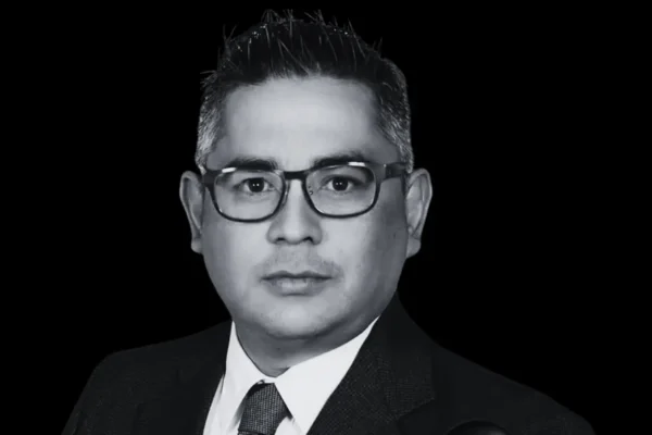 El juez Omar Felipe García Cano, encargado del proceso penal contra el exgobernador César Duarte, fue hallado sin vida en un domicilio de Hidalgo del Parral. IMAGEN: Posta MX.