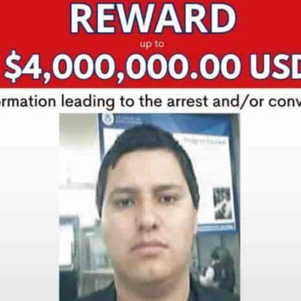 Un hombre fue as*s1n4do a bal*zos dentro de un restaurante en la Zona Rosa; versiones extraoficiales lo identifican como “El Panu”, jefe de seguridad de Los Chapitos.