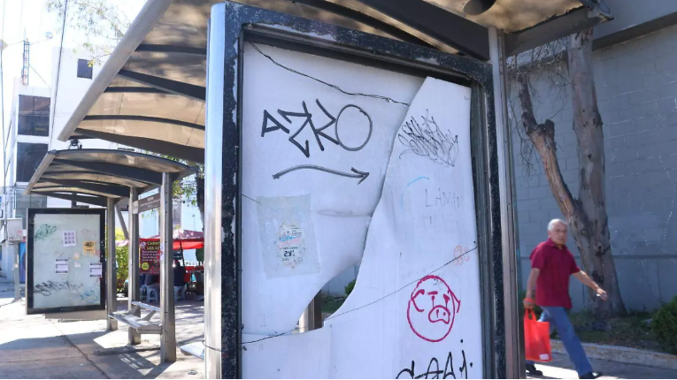 En Comisión de Hacienda, el Congreso aprobó la concesión para modernizar 401 paraderos del transporte en Puebla; el proyecto avanza por una adjudicación de 10 años. FOTO: Milenio.