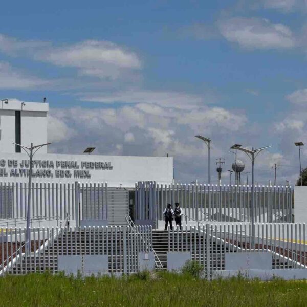 Como parte del Plan Michoacán por la Paz y la Justicia, el gobierno federal ejecutó un operativo para reducir riesgos dentro de los penales estatales. FOTO: N+.