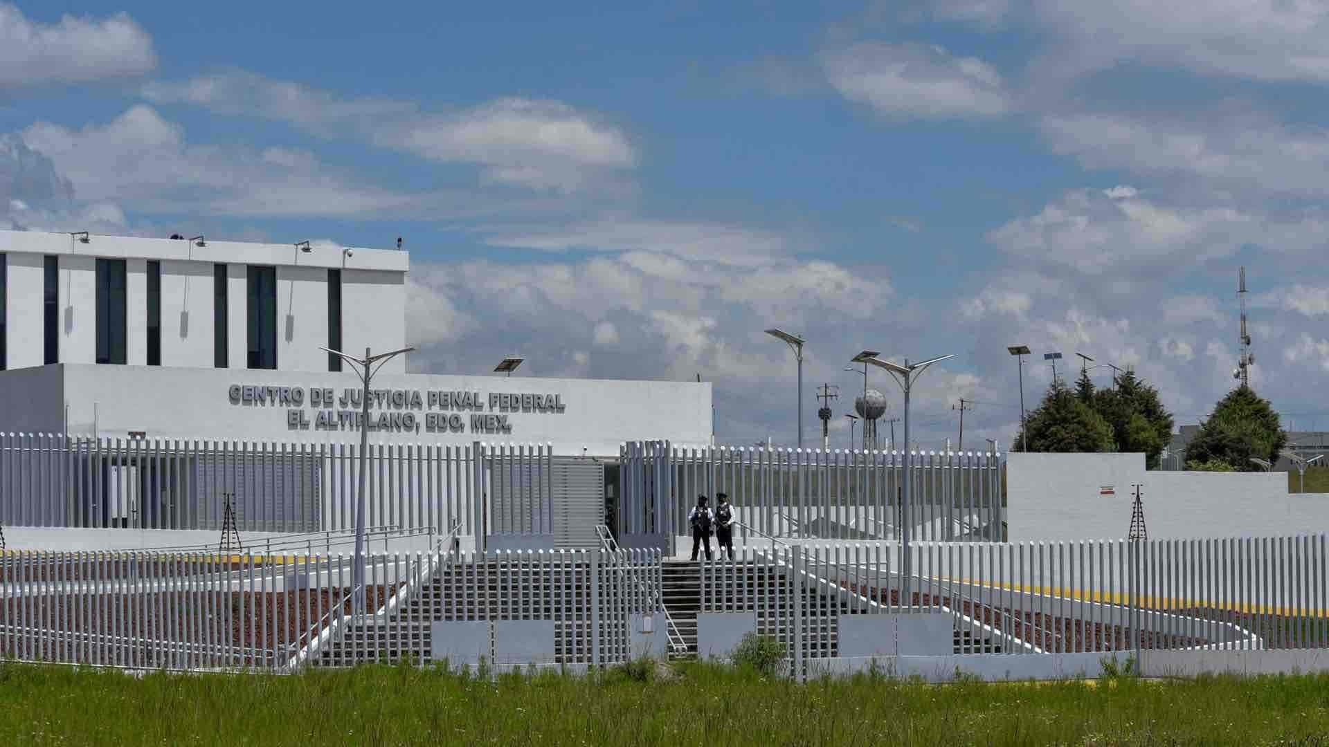 Trasladan a 25 reos de alta peligrosidad de Michoacán a penales federales