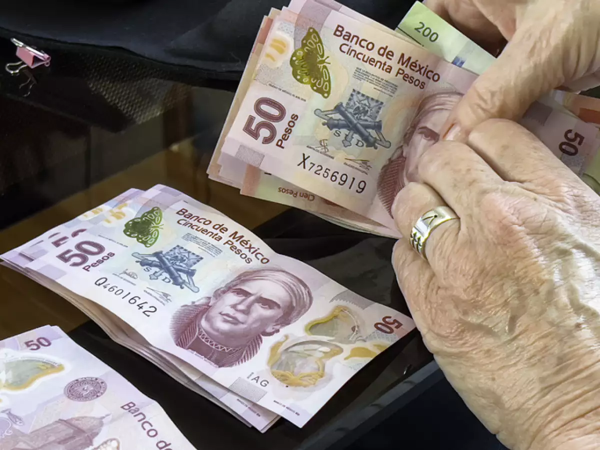 Jubilados del IMSS e ISSSTE ya pueden reclamar su pensión. FOTO: Expansión MX.