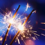 Luego de semanas de pérdidas económicas, comerciantes de pirotecnia de luz en Tehuacán lograron una resolución judicial que cambia su panorama para la temporada decembrina. FOTO: Pexels.