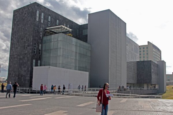 Armenta anunció que su gobierno no cargará con la deuda del CIS y advirtió: "me voy a declarar en moratoria y no voy a pagar más”.