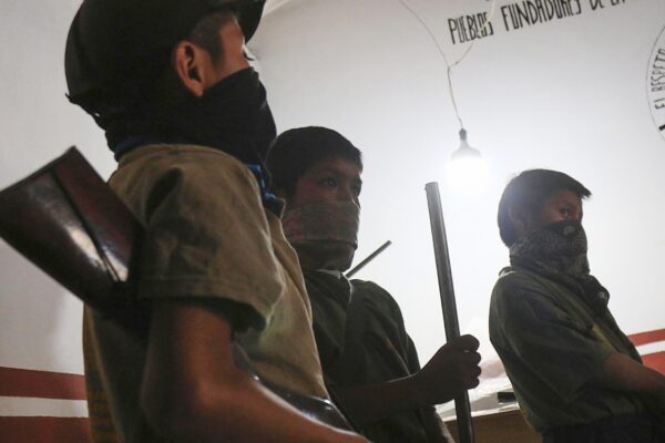 SEGOB puso en marcha una estrategia de cuatro objetivos estratégicos, 23 líneas de acción y la participación de 72 dependencias federales para evitar el reclutamiento de menores al crimen organizado. FOTO: Aristegui Noticias.