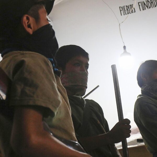 SEGOB puso en marcha una estrategia de cuatro objetivos estratégicos, 23 líneas de acción y la participación de 72 dependencias federales para evitar el reclutamiento de menores al crimen organizado. FOTO: Aristegui Noticias.