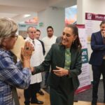 Sheinbaum encabezó en Puebla una jornada centrada en el fortalecimiento del sistema público de salud, donde resaltó el papel del IMSS como una institución clave para millones de personas. FOTO: Gobierno de México.