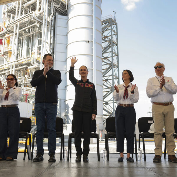 La política energética del gobierno federal avanza con la inauguración de la central eléctrica El Sauz II en Querétaro. FOTO: X @Claudiashein.