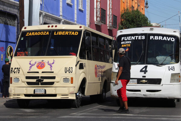Del 2 al 31 de enero, las unidades de transporte público en Puebla deberán cumplir con el reemplacamiento como parte de la Revista Vehicular estatal.