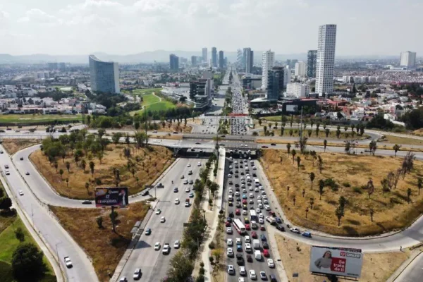 La facilidad para obtener placas foráneas a través de gestores en redes sociales puso en la mira a miles de vehículos que circulan en Puebla. FOTO: El Sol de Puebla.