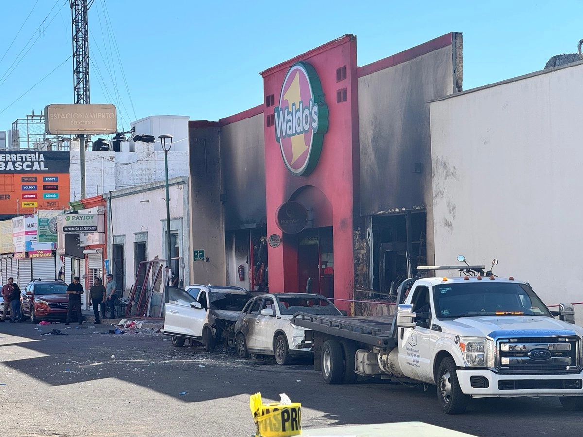 Avanza la investigación por el incendio en Waldo’s Hermosillo. Hay siete detenidos y al menos 25 órdenes de aprehensión por homicidio culposo, lesiones y omisiones. FOTO: Cristina Gómez Lima.