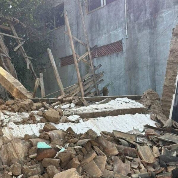 El sismo de esta mañana dejó dos personas fallecidas, una en Guerrero y otra en la Ciudad de México, además de daños en viviendas.