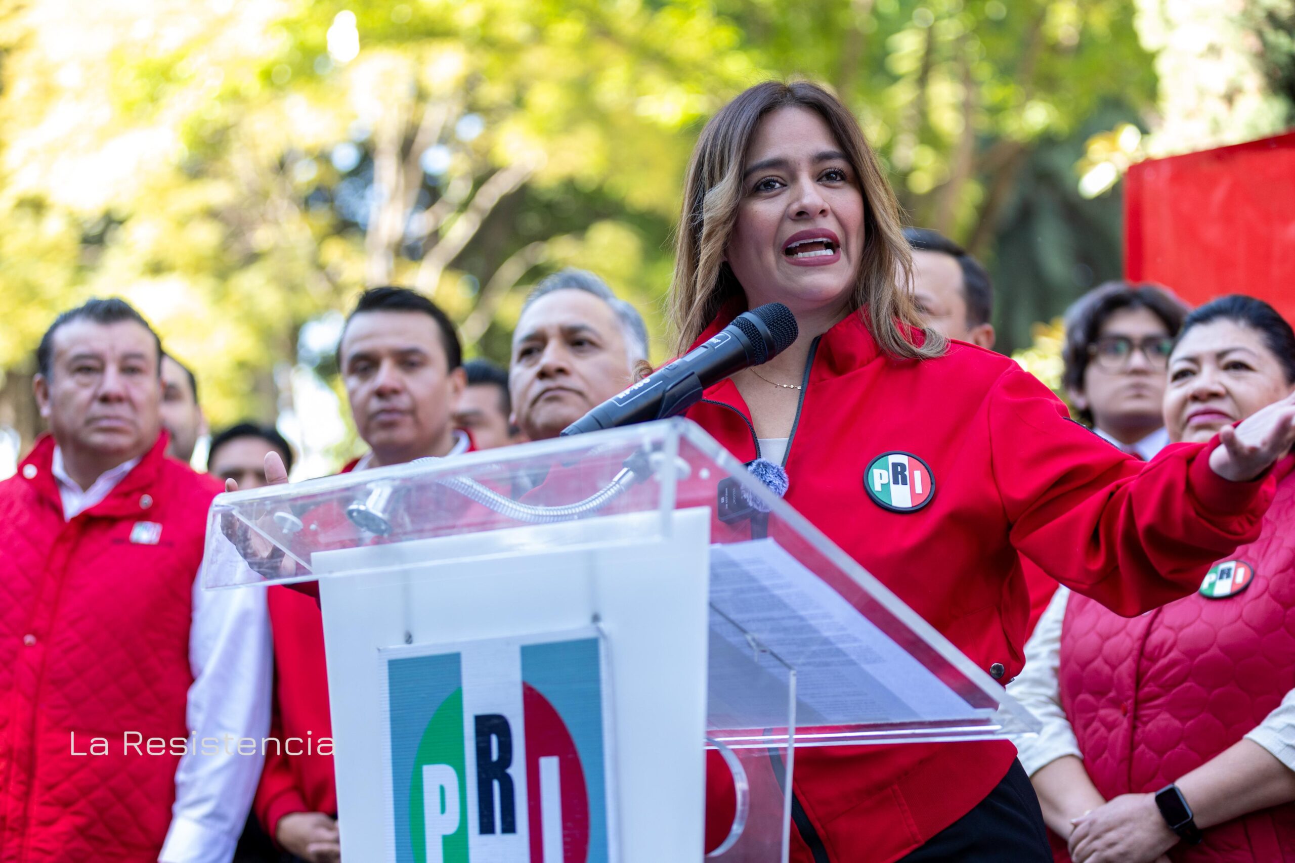 Xitlalic Ceja negó una ruptura en el PRI poblano y llamó a la diputada Delfina Pozos a mantenerse en el partido. FOTO: @CarlosPress.
