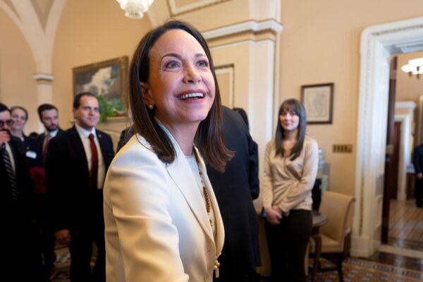 María Corina Machado ofreció a Donald Trump la medalla de su Premio Nobel de la Paz y aseguró que, tras reunirse con él, Venezuela “puede contar con su apoyo para la libertad".