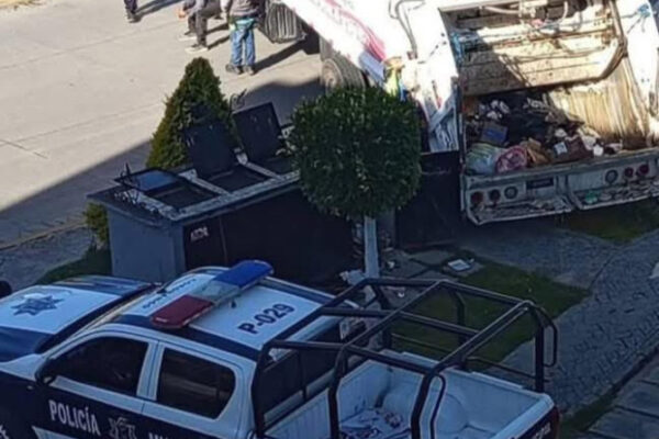 Hallazgo macabro en Coronango: bolsas con restos humanos fueron localizadas por trabajadores de limpia en un contenedor.