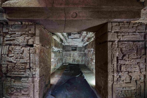 México suma un hallazgo histórico: una tumba zapoteca del año 600 d.C. en Oaxaca, considerada la más importante de la última década por su conservación y riqueza simbólica. FOTO: INAH.