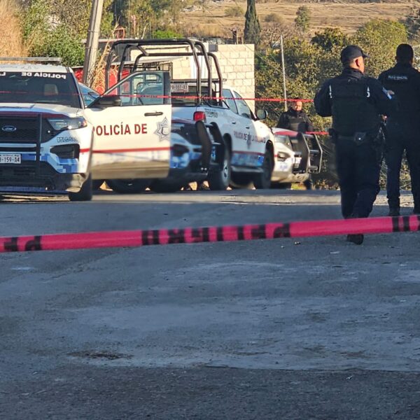 Localizan un cuerpo embolsado con un mensaje de amenazas en San Pablo Xochimehuacán; la víctima permanece sin identificar. FOTO: Alcance Diario.