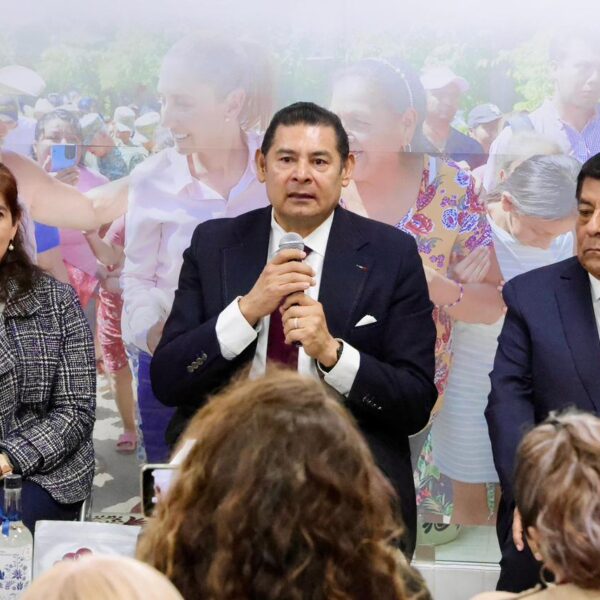 Armenta afirmó que la Segob consultará a las comunidades sobre el Polo de Reciclaje de San José Chiapa y advirtió que su gobierno no impondrá proyectos. FOTO: Gobierno de Puebla.